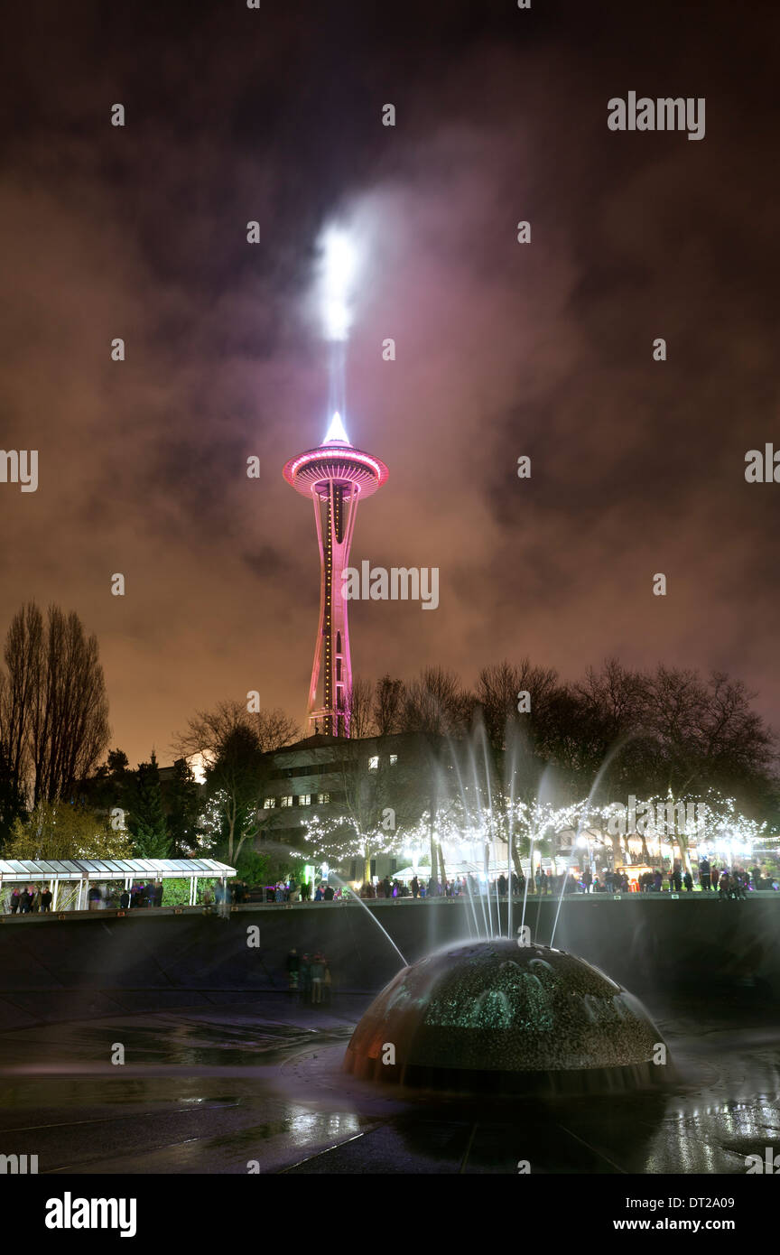 WASHINGTON - beleuchtet die Space Needle in Seattle Center für Silvester Feier, 2013-2014 Stockfoto