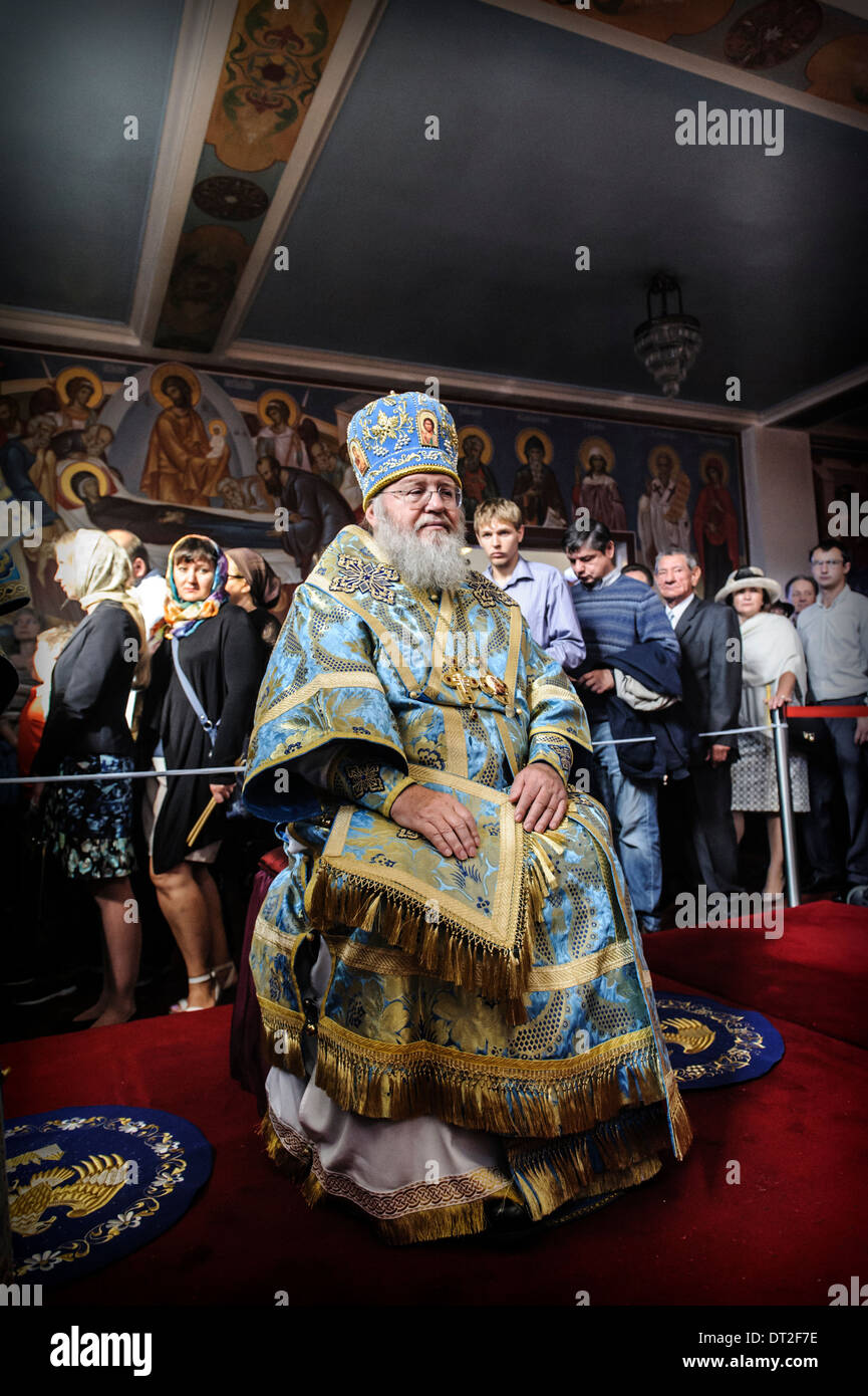 Metropolitan Hilarion auf göttliche Liturgie für 400 Jahre Jubiläum der Romanow-Dynastie Stockfoto