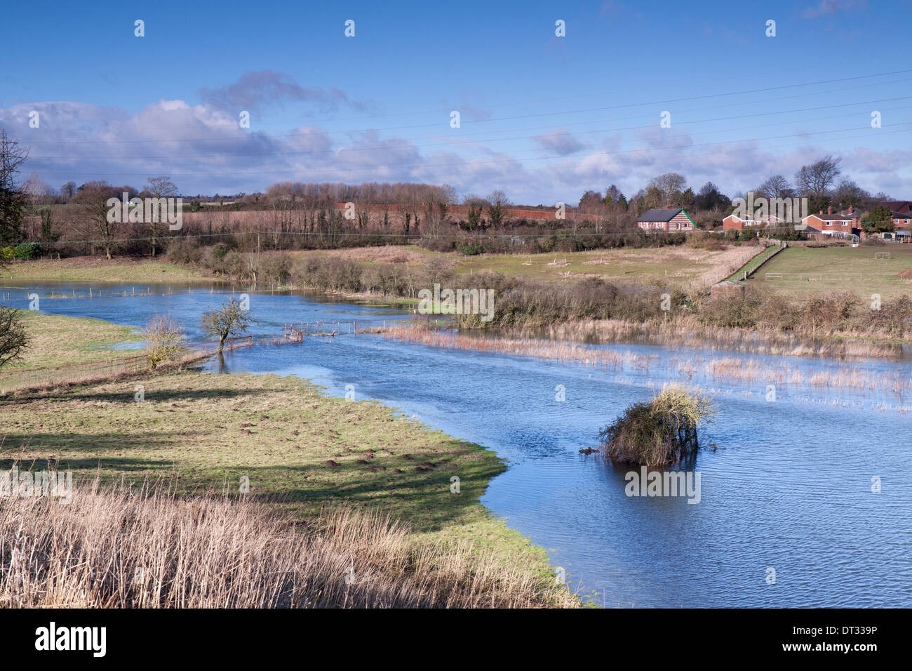 Brücke über den Fluss Bourne Shipton Bellinger,Hampshire,England.UK. Stockfoto