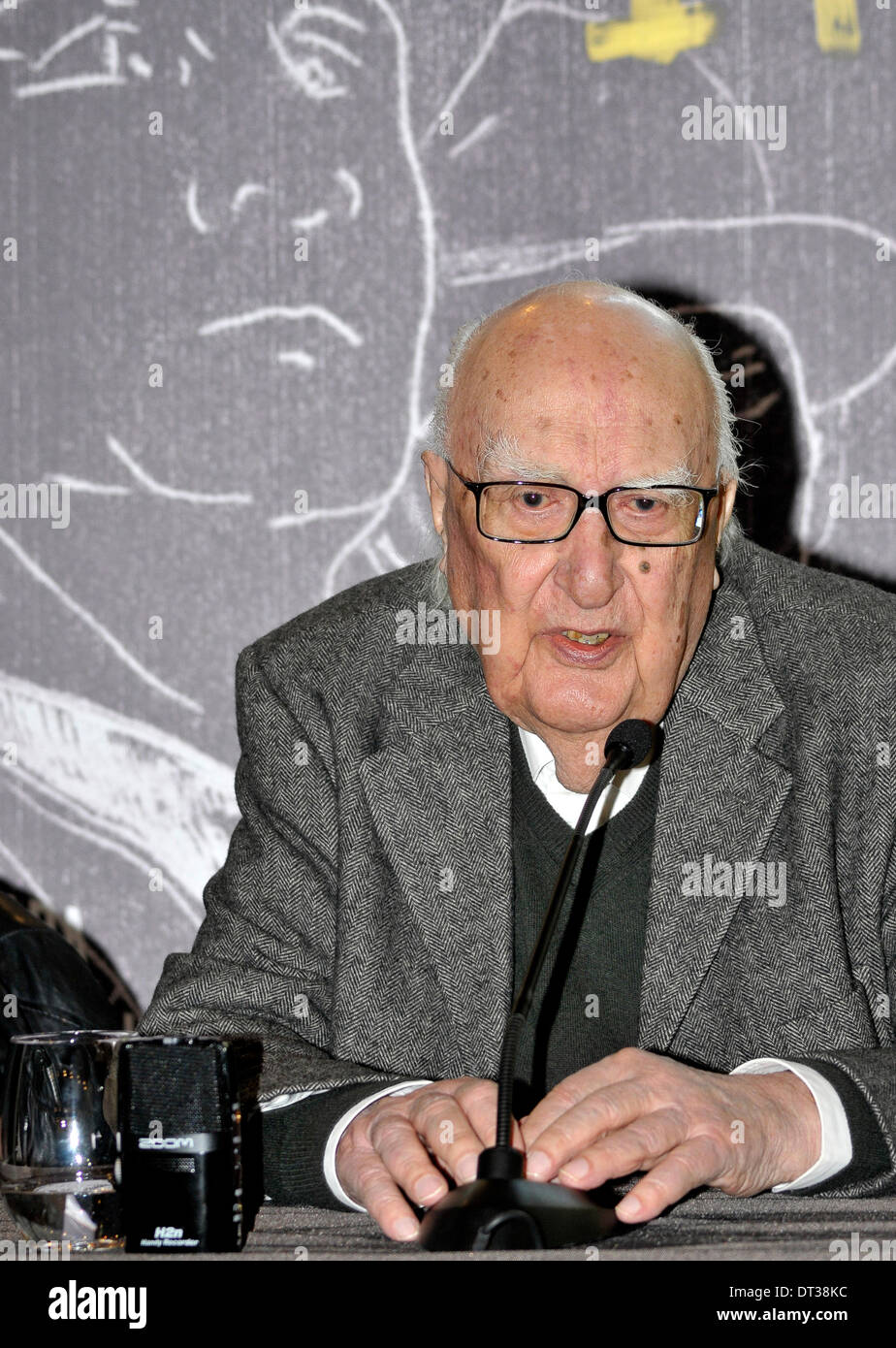 Barcelona, Spanien. 6. Februar 2014. Andrea Camilleri besucht die Pressekonferenz vor dem erhalten des IX Pepe Carvalho-Preis an den Palau de Cent von Barcelona City Council, verliehen von der BCNegra in der Woche vom schwarzen Roman in Barcelona. 60214 Credit: Fototext/Alamy Live-Nachrichten Stockfoto