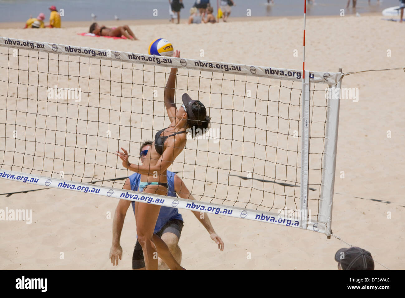 Spielen Sie BeachVolleyball am manly Beach, Sydney Stockfotografie Alamy