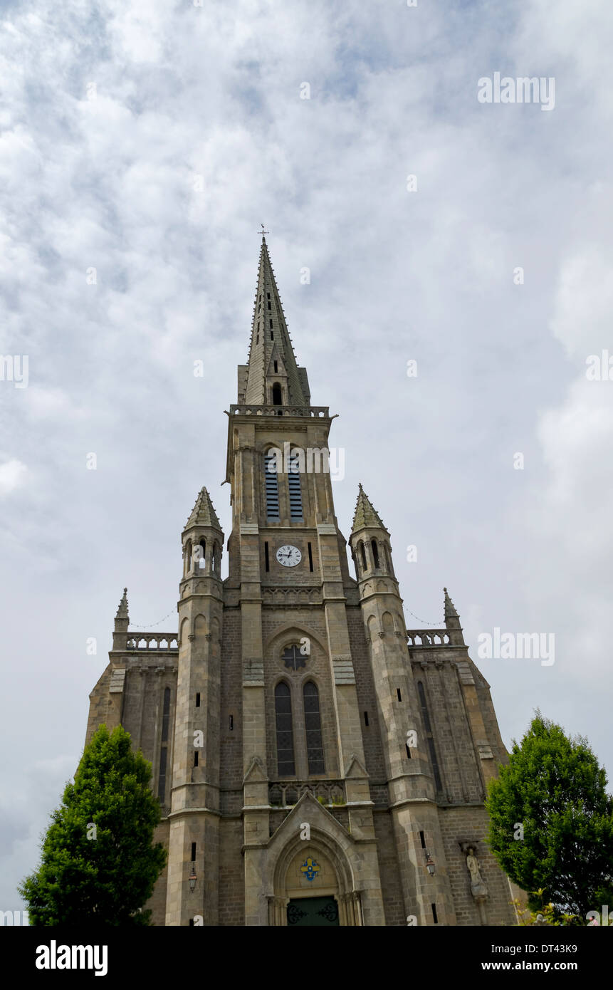 Frankreich-Paimpol Bretagne Kirchturm Stockfoto