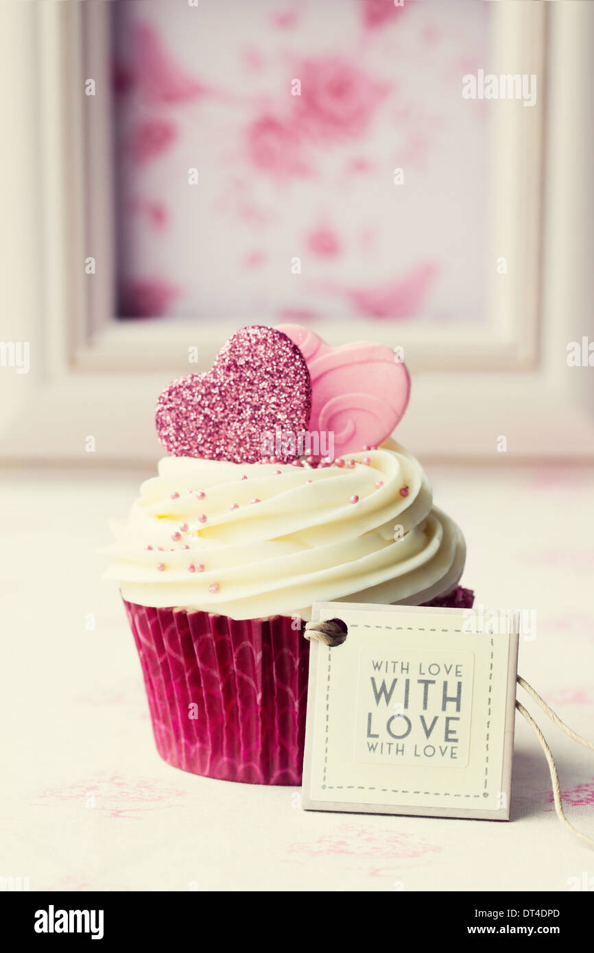 Cupcake-Geschenk mit tag Stockfoto