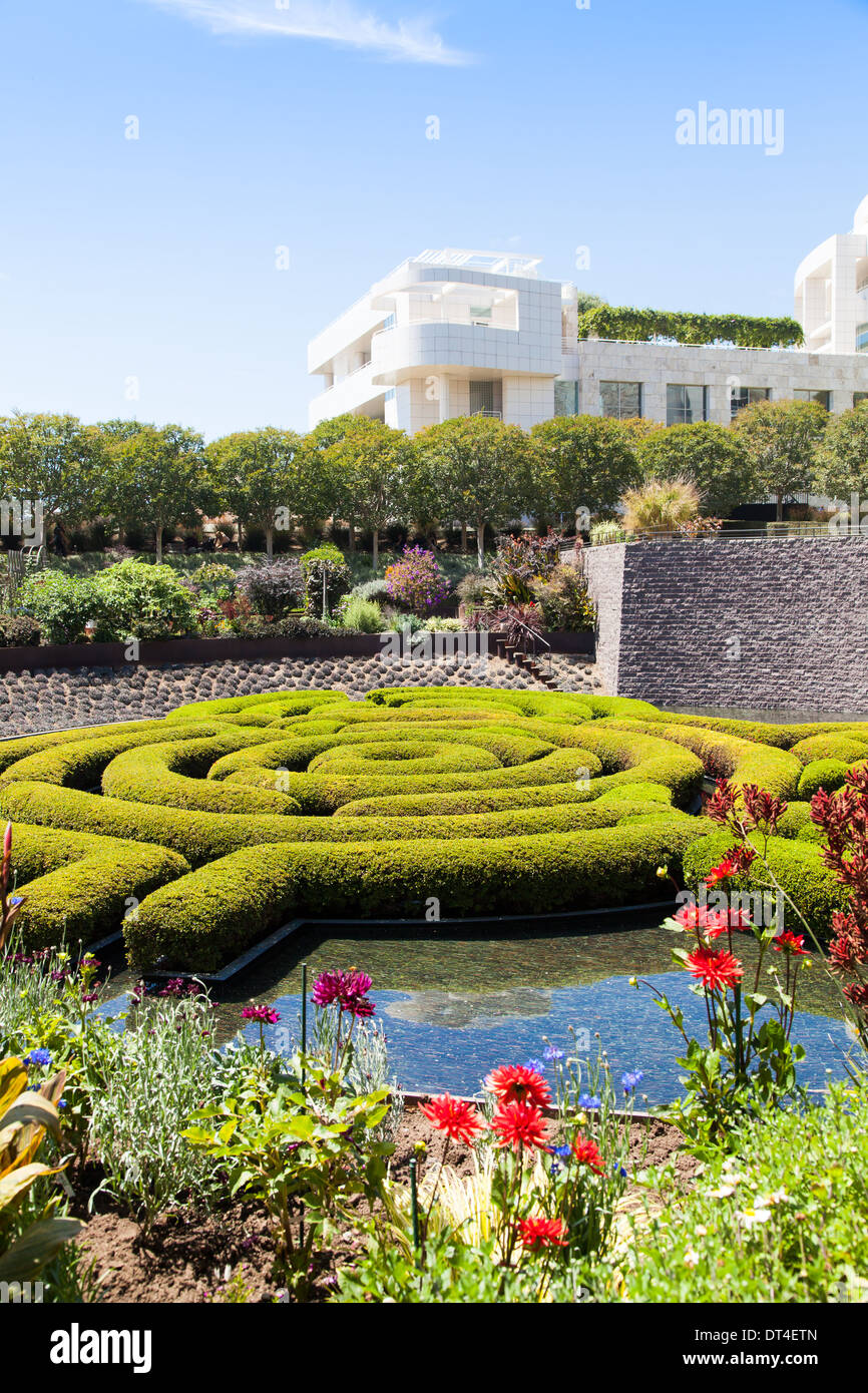 Wunderbarer Garten Labyrinth an einem sonnigen Tag Stockfoto