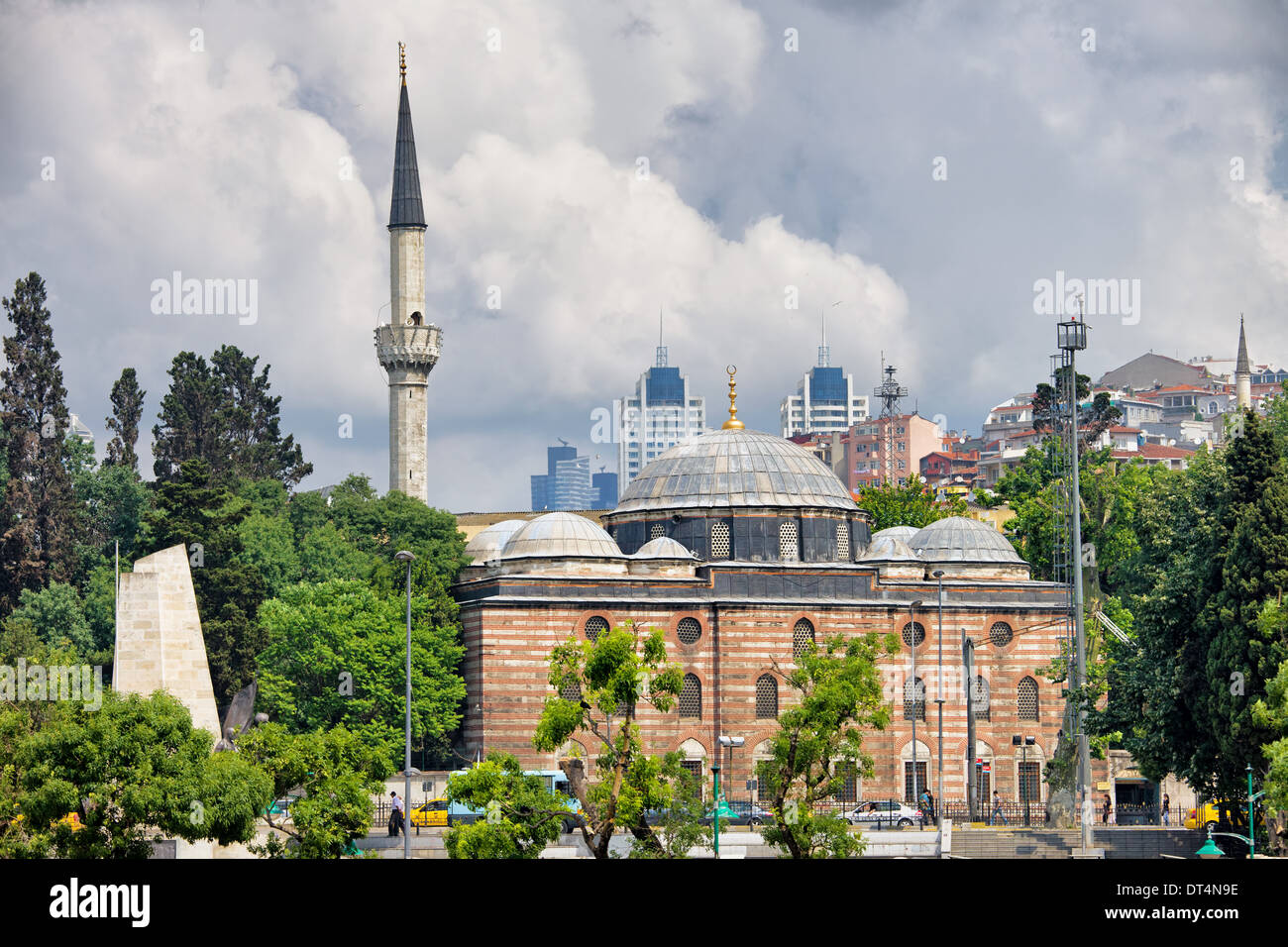 Sinan-Pascha-Moschee (Türkisch: Sinan Pasa Camii) in Istanbul, Türkei. 16. Jahrhundert osmanischen Baustil, Besiktas Bezirk. Stockfoto