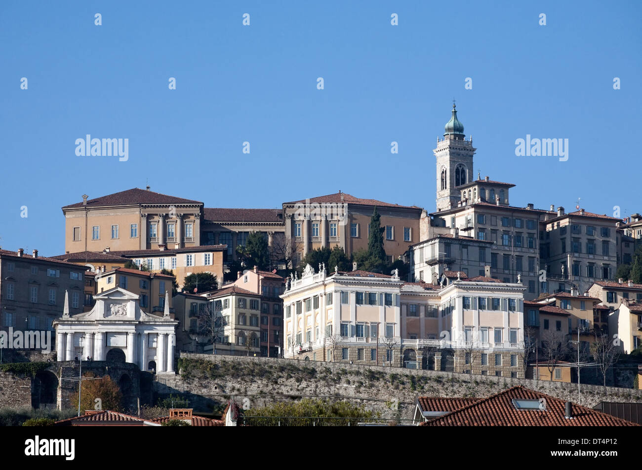 Panorama-Ansicht zur oberen Stadt Bergamo, Italien Stockfoto
