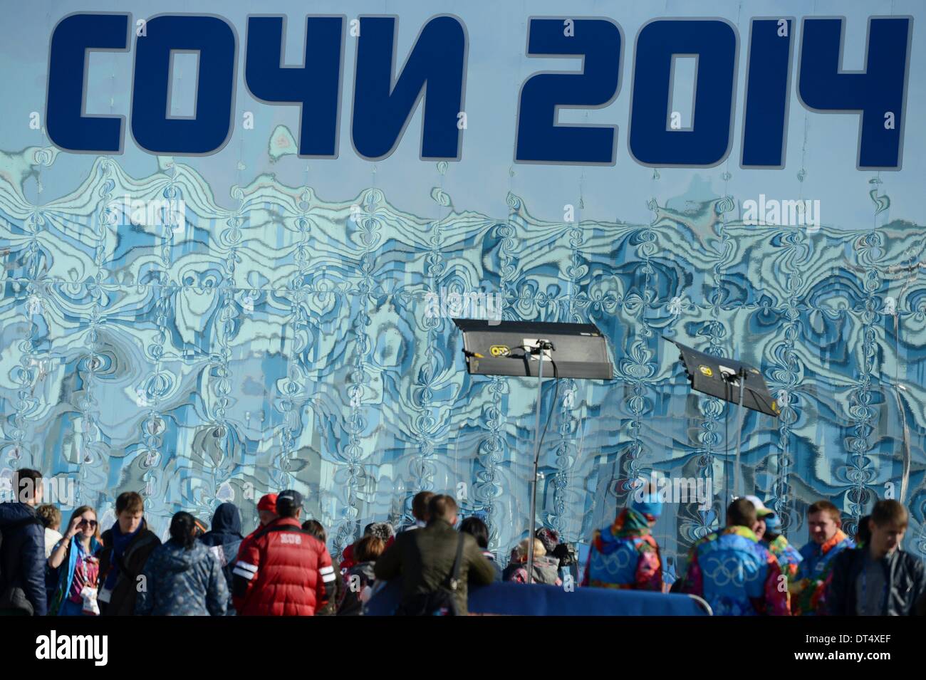 Zuschauern im Olympiapark bei den Sochi 2014 Olympischen Spielen, Sotschi, Russland, 7. Februar 2014. Die Olympischen Winterspiele 2014 in Sotschi laufen von 07 bis 23 Februar 2014Photo: Frank Mai Stockfoto