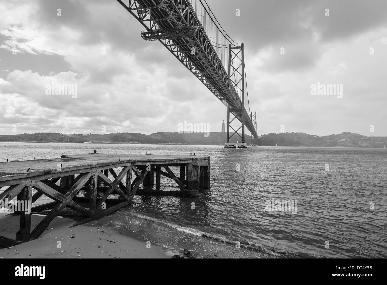 25. April-Brücke in Lissabon, Portugal Stockfoto