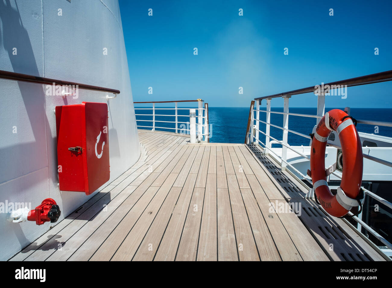 Deck der Queen Mary 2, Kreuzfahrt Ozeandampfer. Stockfoto