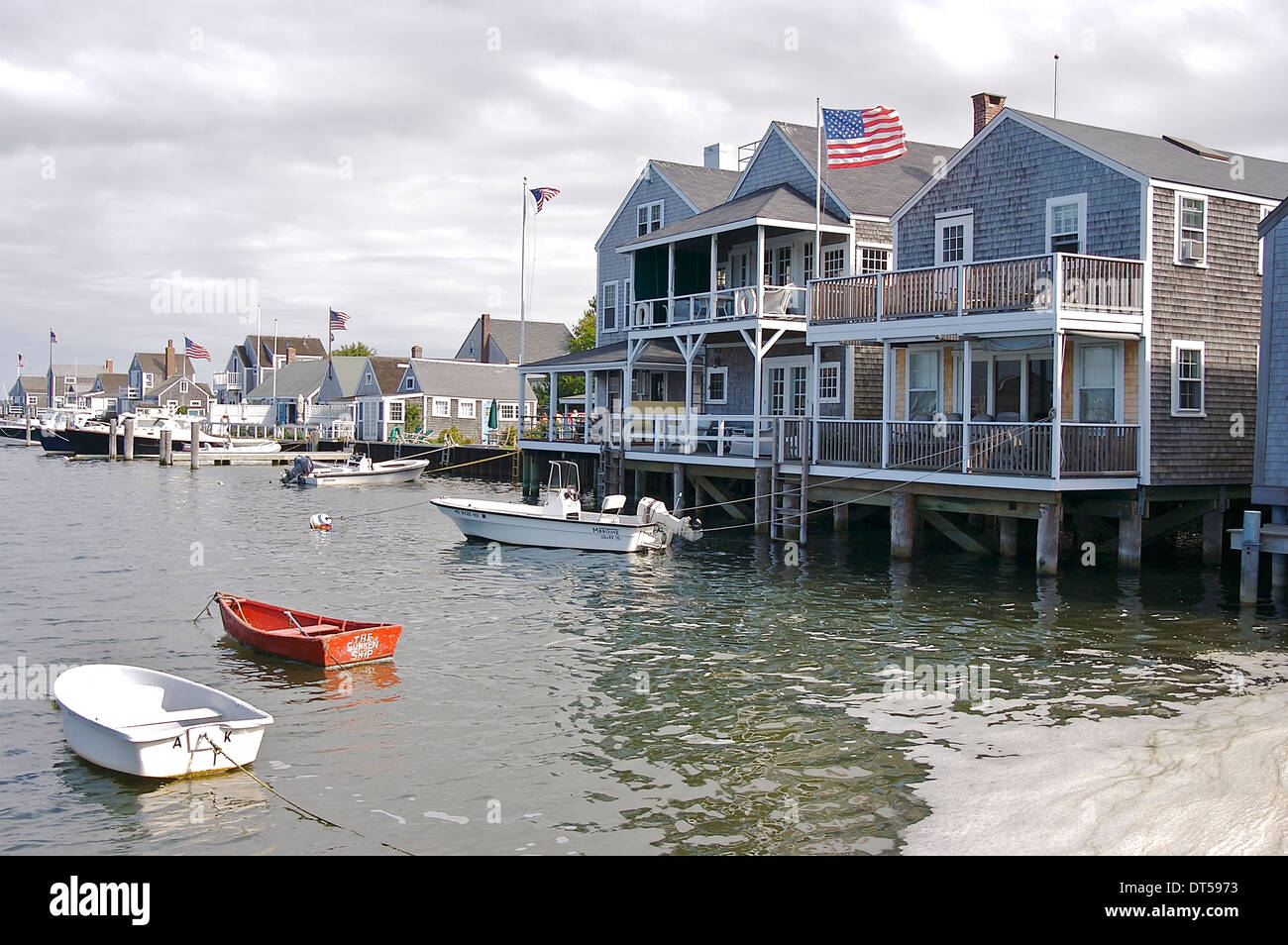 Geschichtetes Häuser auf dem Wasser, Nantucket, Massachusetts, Vereinigte Staaten Stockfoto