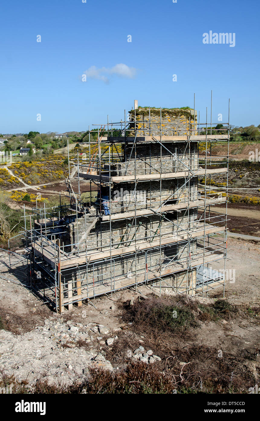 A mir baufällig Gebäude restauriert in der alten Wheal Maid Kupfermine in der Nähe von St.Day in Cornwall, Großbritannien Stockfoto