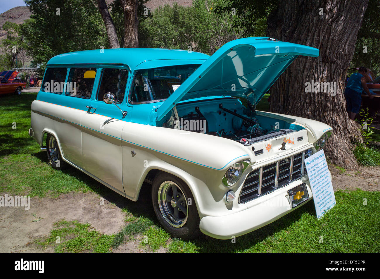 1959 Custom Chevrolet Suburban, Angel of Shavano Auto Show, Spendenaktion für Chaffee County Suche & Rescue Süd, Salida, CO Stockfoto