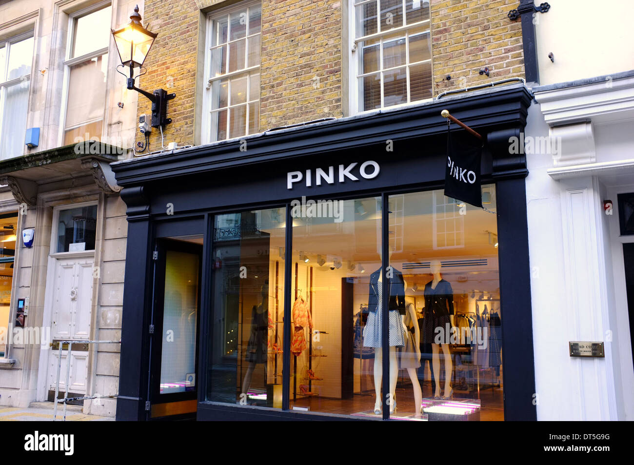 Pinko-Designer-Mode-Boutique in London Stockfoto