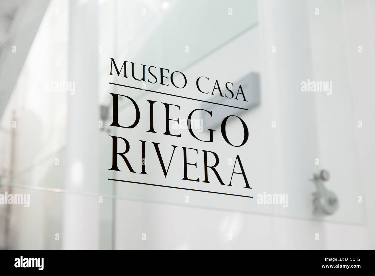 Melden Sie auf Glas für das Museo Casa Diego Rivera - Zona Centro, Guanajuato, Guanajuato, Mexiko Stockfoto