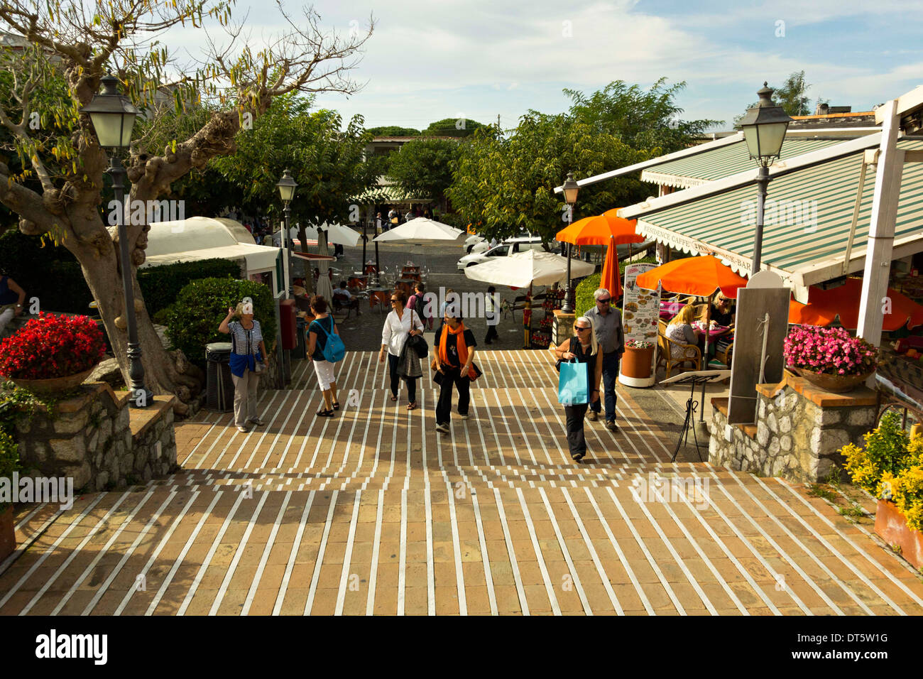 Menschen in einer touristischen Gegend in Anacapri, Capri, Kampanien, Italien, Europa Stockfoto