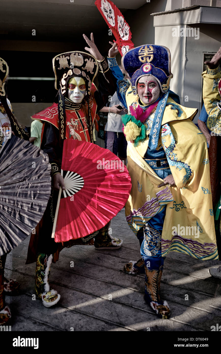 Chinesische Neujahrsunterhalter in traditioneller Tracht. Thailand S. E. Asien Stockfoto