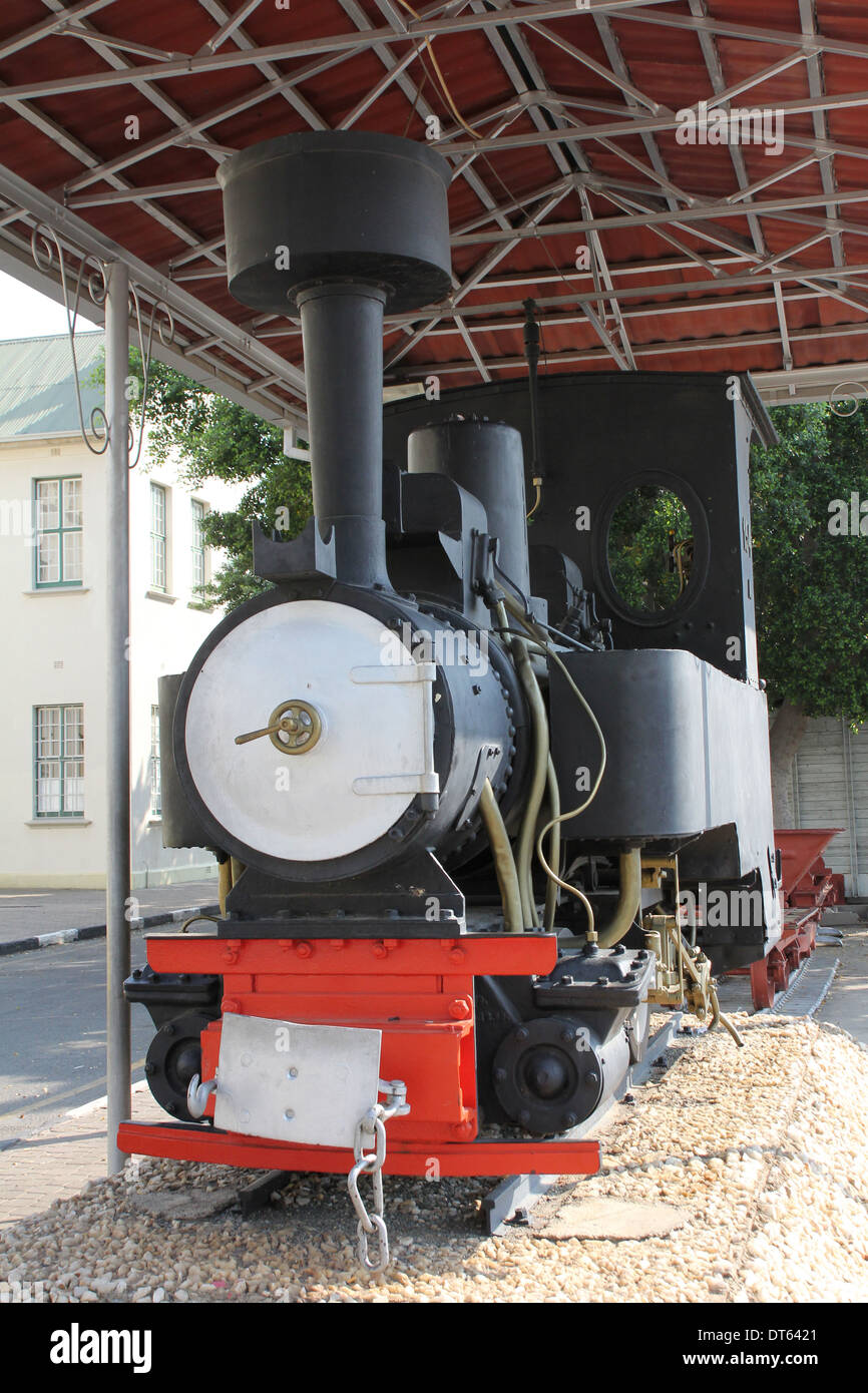 Jahrgang 1803 Schmalspur "Lokomotive auf dem Display außerhalb von Windhoek Bahnhof, Teil des Eisenbahnmuseum, Namibia. Stockfoto