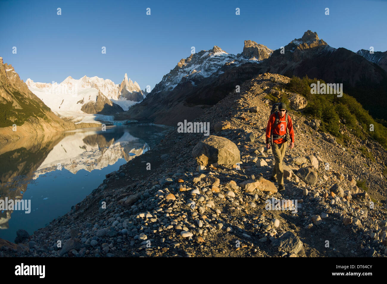 Menschen wandern in der Nähe von Laguna Torre, El Chalten, Nationalpark Los Glaciares, Argentinien Stockfoto