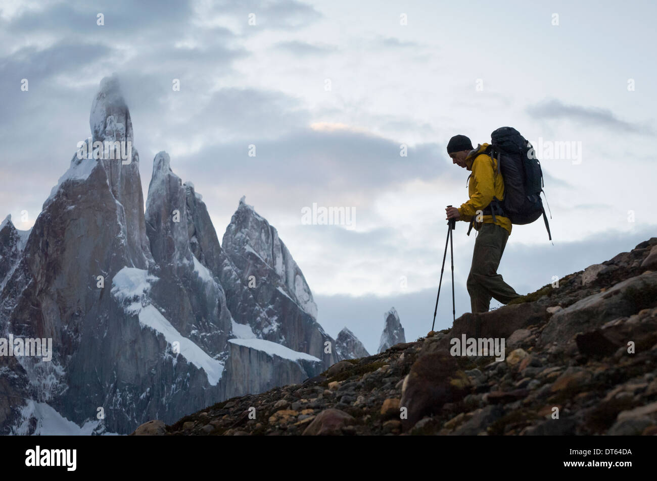 Menschen wandern in der Nähe von Laguna Torre, El Chalten, Nationalpark Los Glaciares, Argentinien Stockfoto