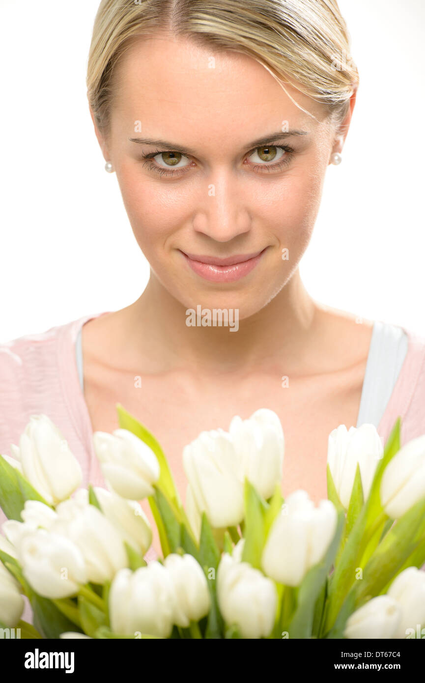 Romantische Frau mit Blumenstrauß weiße Tulpe Stockfoto
