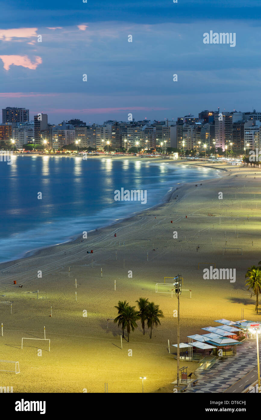 Copacabana-Strand auf Nightime, Rio De Janeiro, Brasilien Stockfoto