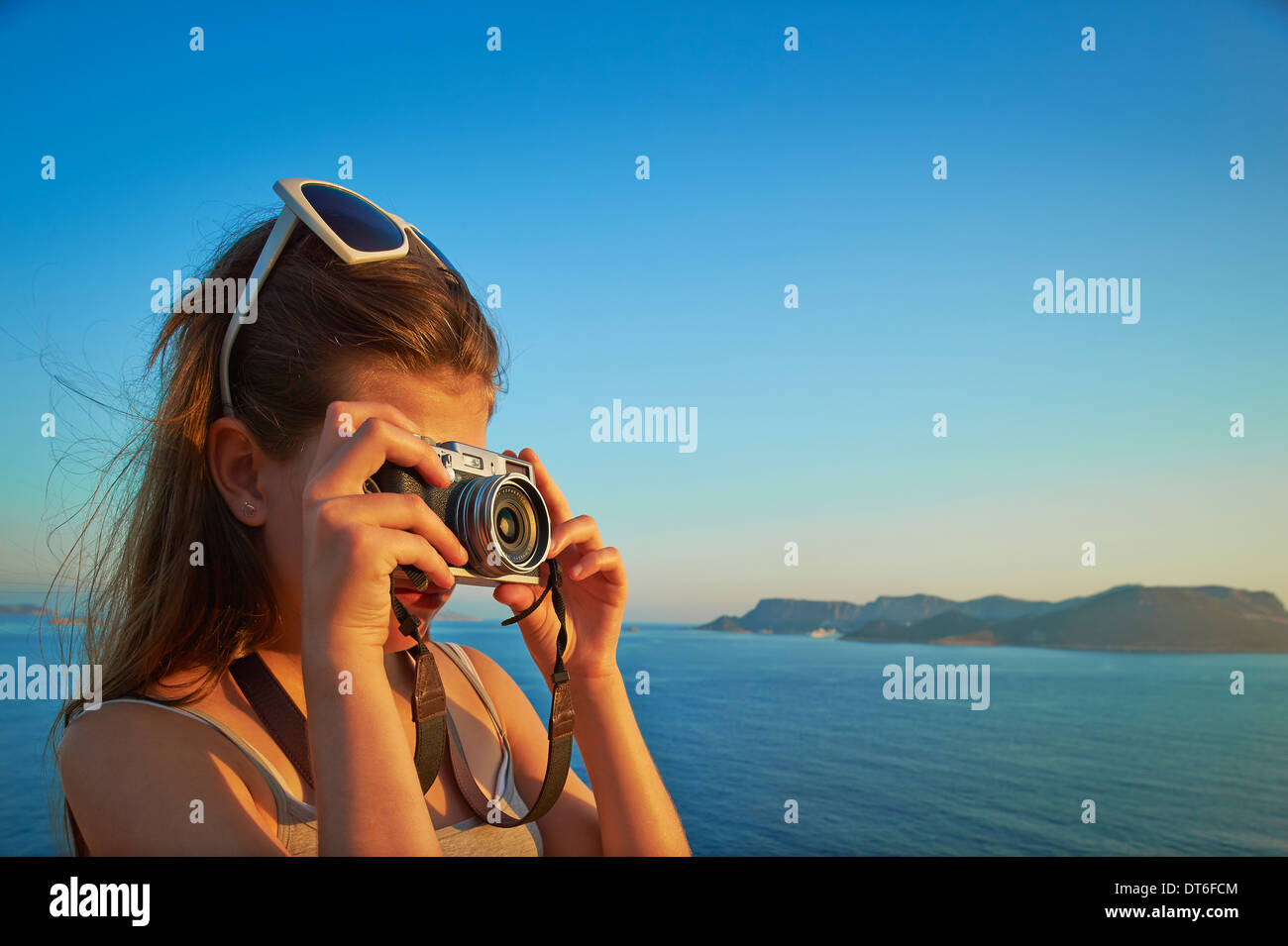 Mädchen fotografieren im Urlaub, Kas, Türkei Stockfoto