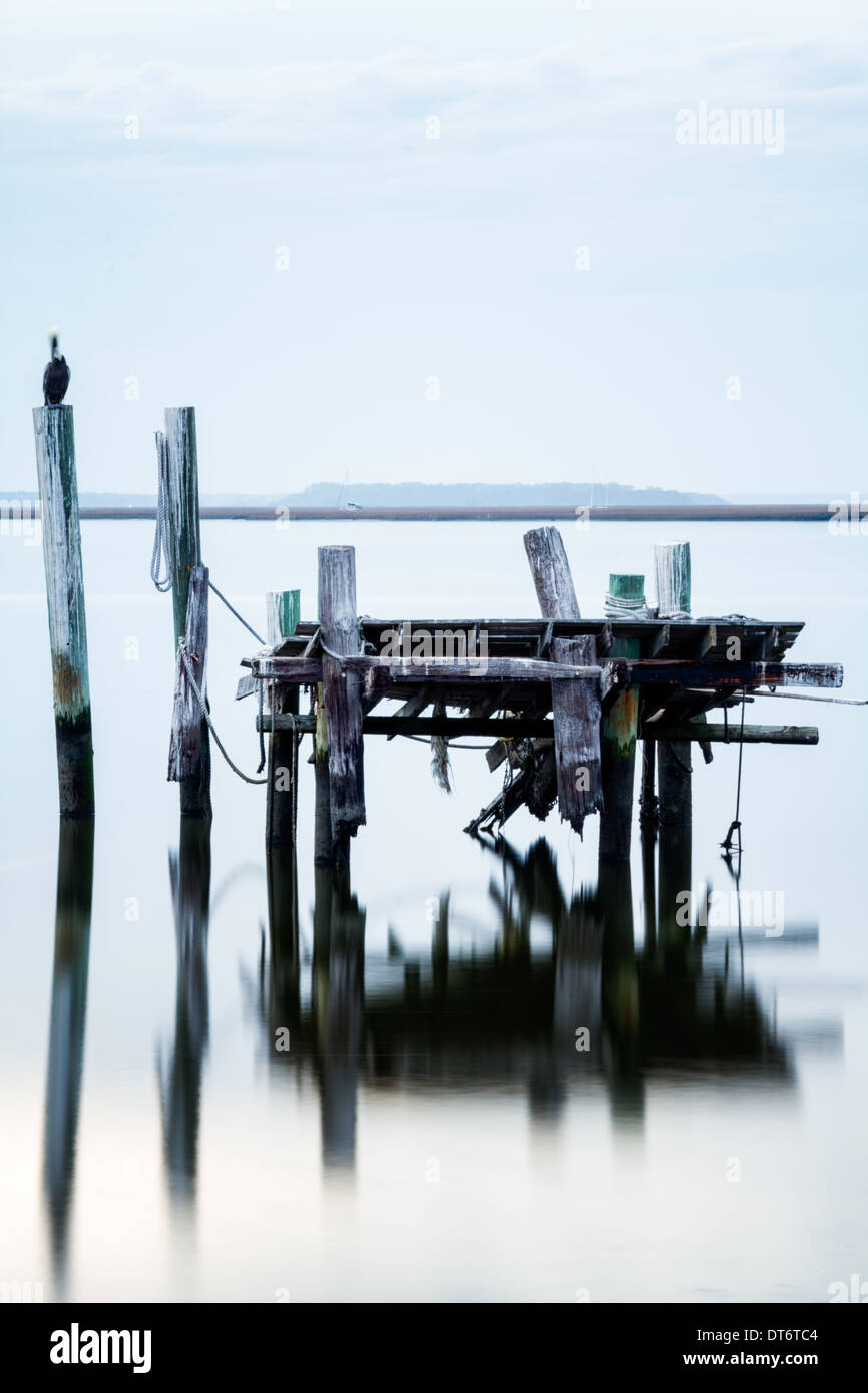 Trostlos, verfallenen Dock in Fernandina Beach, Florida. Stockfoto