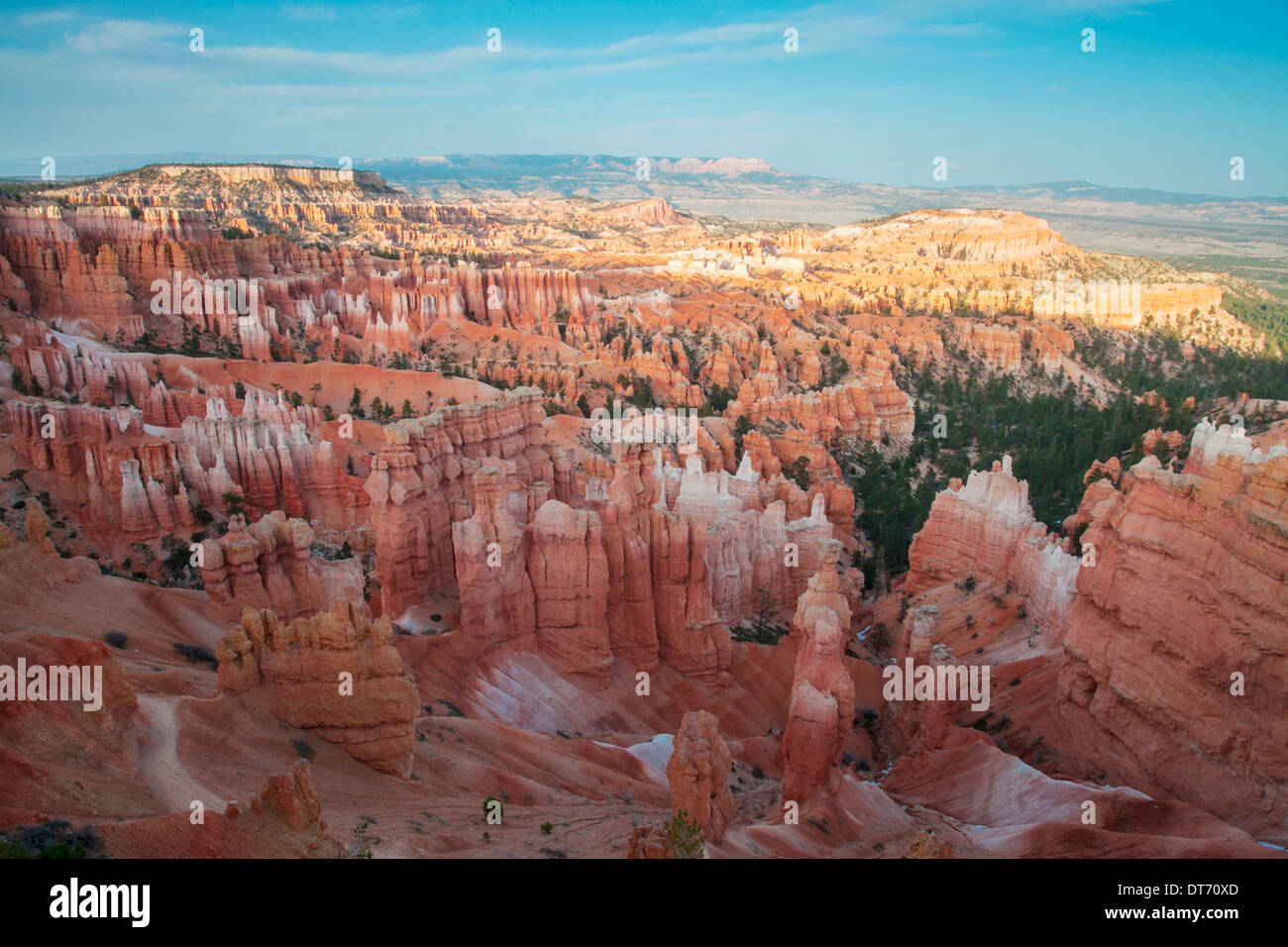 Bryce Amphitheater von Sunset Point in der Nähe von Sonnenuntergang, Bryce-Canyon-Nationalpark, Utah. Stockfoto