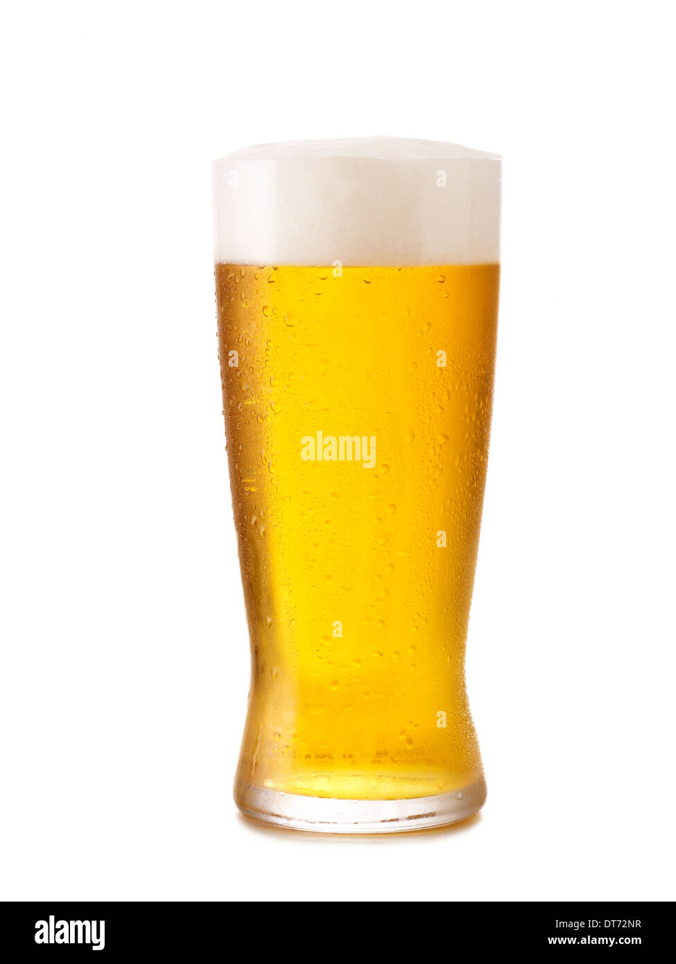 Eine eisige kalte Glas helles Bier mit Kondensation auf dem Glas. Stockfoto