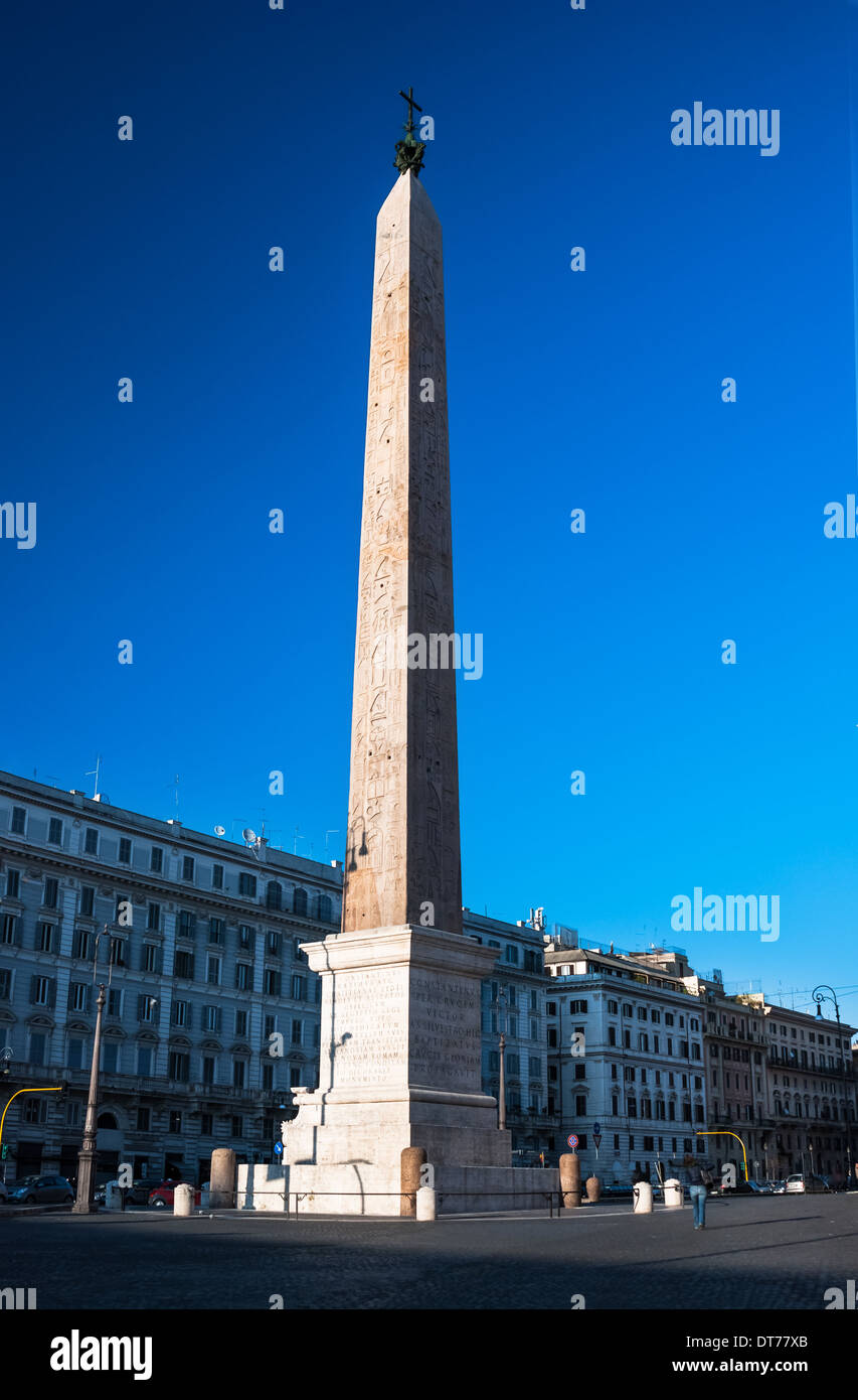 Rom, Italien. Lateran Obelisk ist der höchste Obelisk in Rom und der größte stehende alte ägyptische Obelisk in der Welt. Stockfoto