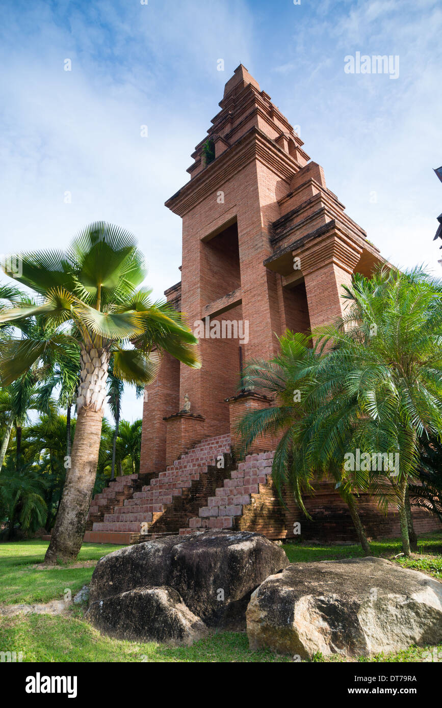 Alte asiatische Architektur, Backsteinbau im Nong Nooch Tropical Garden, Thailand Stockfoto