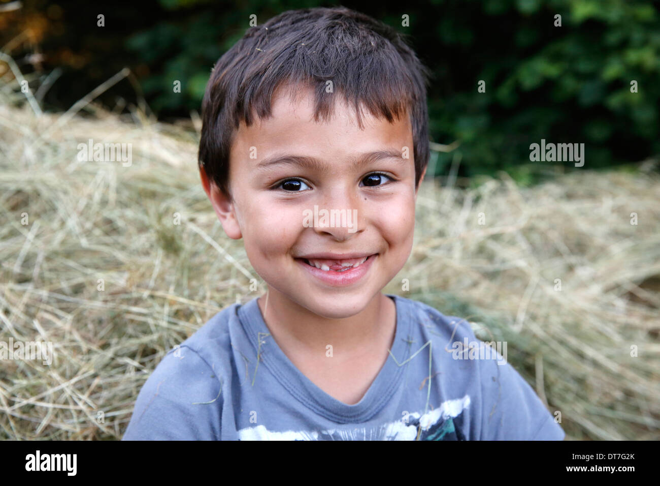 7-Year-Old Boy mit fehlenden Zähnen Stockfoto