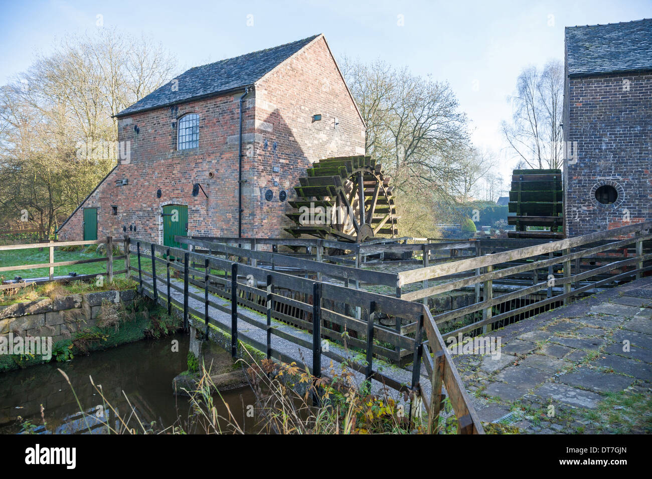 2 Wasserräder von Cheddleton Flint Mill Cheddleton Staffordshire England UK Stockfoto