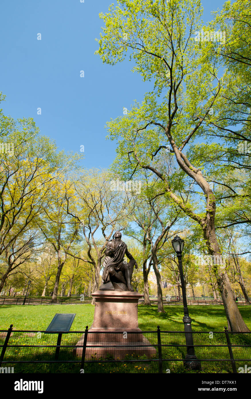 Robert Burns Statue auf der Mall in Central Park in New York City, USA Stockfoto