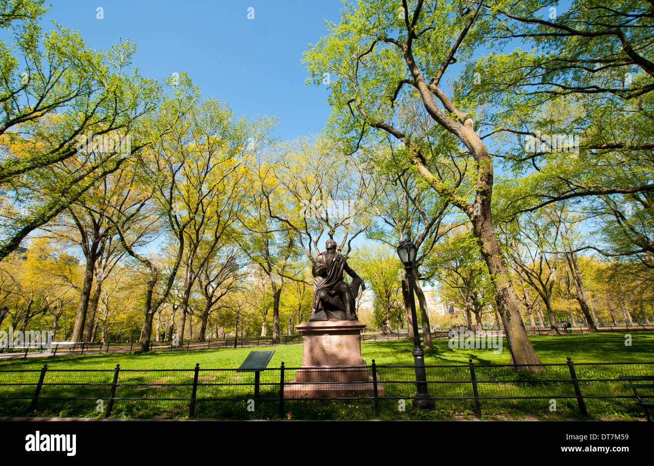Robert Burns Statue auf der Mall in Central Park in New York City, USA Stockfoto