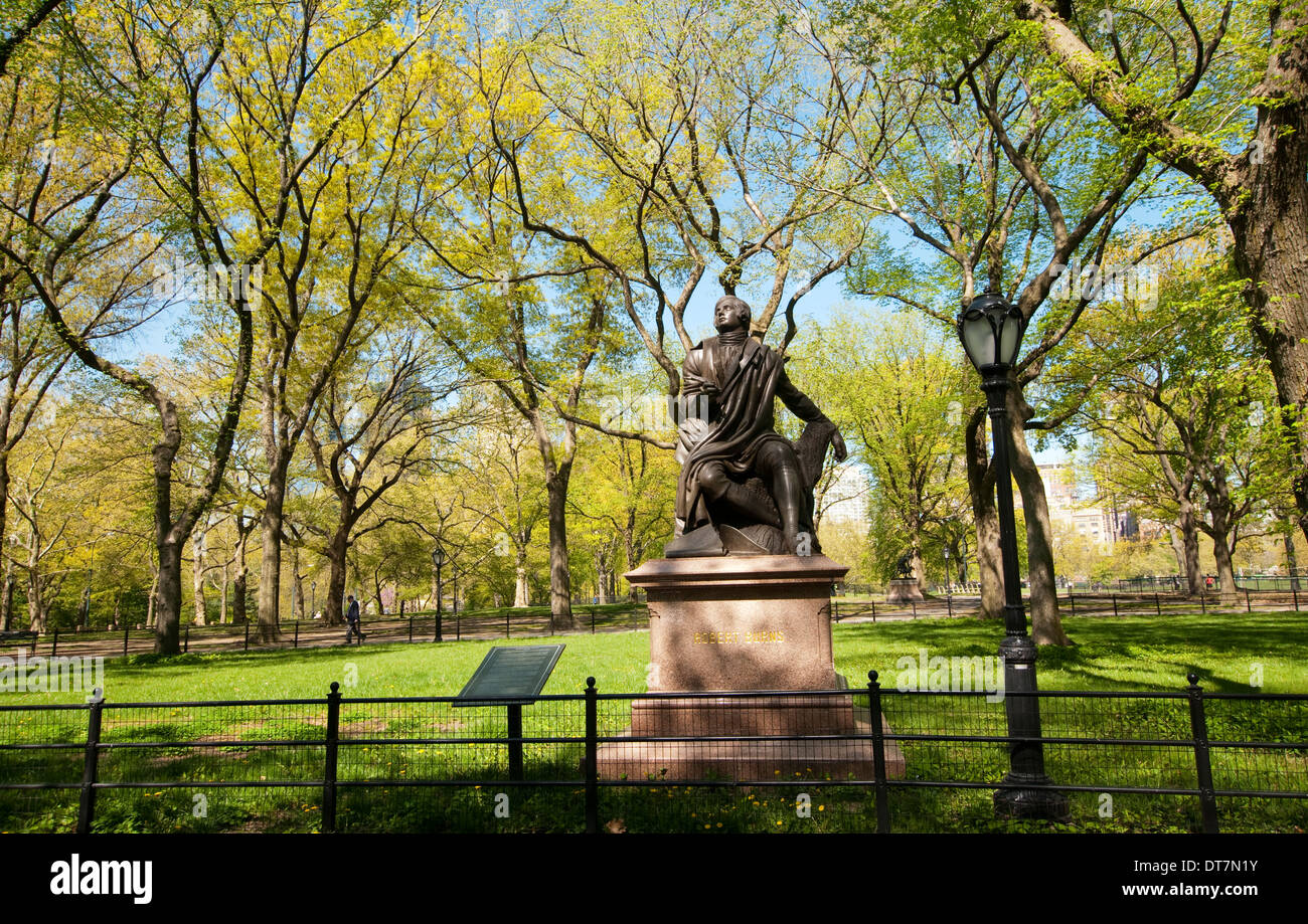 Robert Burns Statue auf der Mall in Central Park in New York City, USA Stockfoto