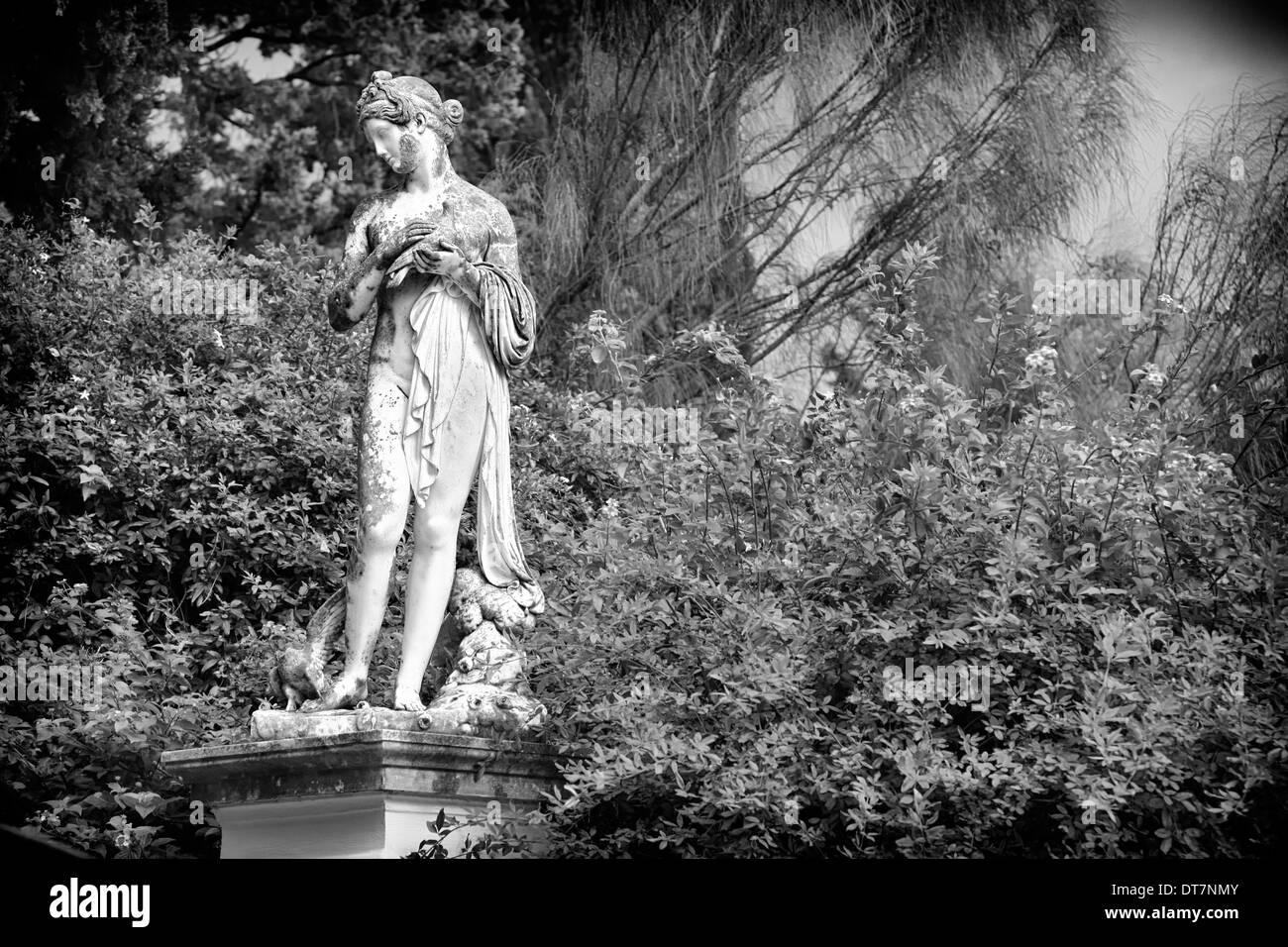 Geschnitzte Figur auf dem Gelände der Achillion Palast auf der Insel Korfu. Stockfoto