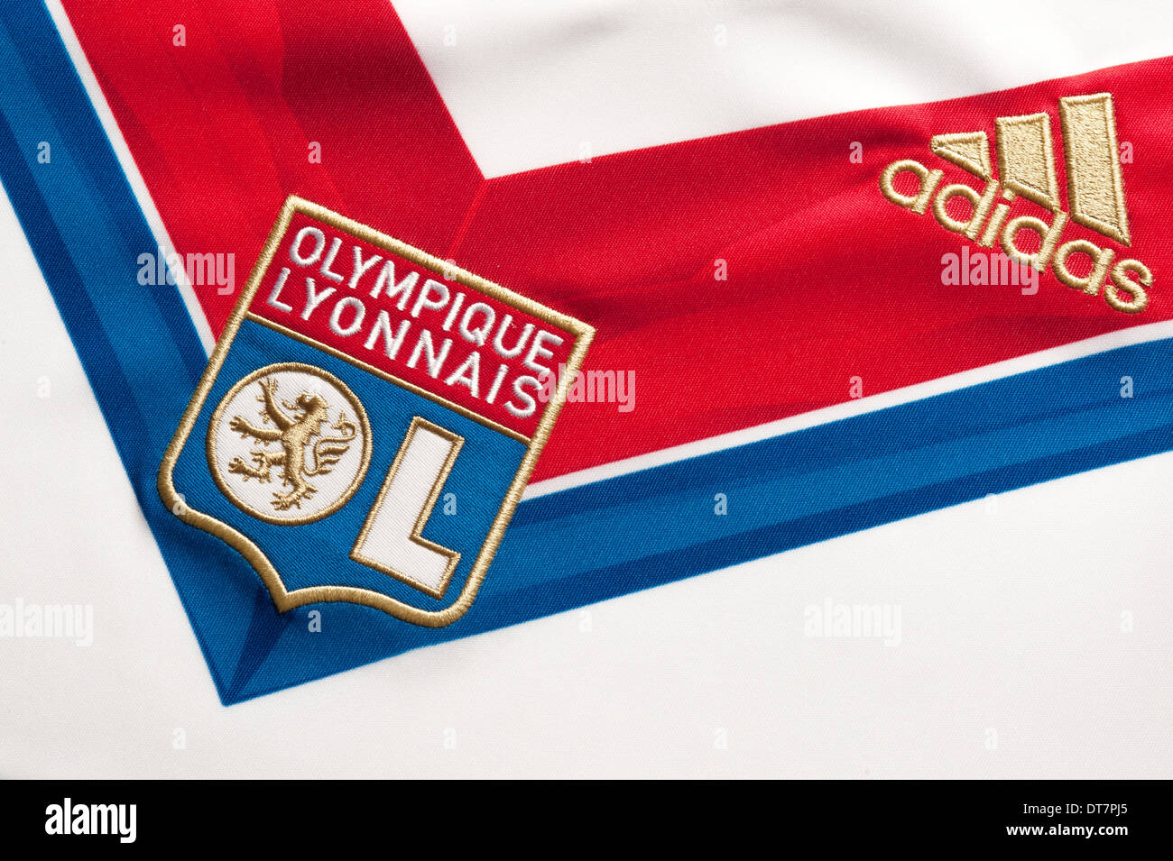 Nahaufnahme von Olympique Lyonnais Fußballtrikot Stockfoto