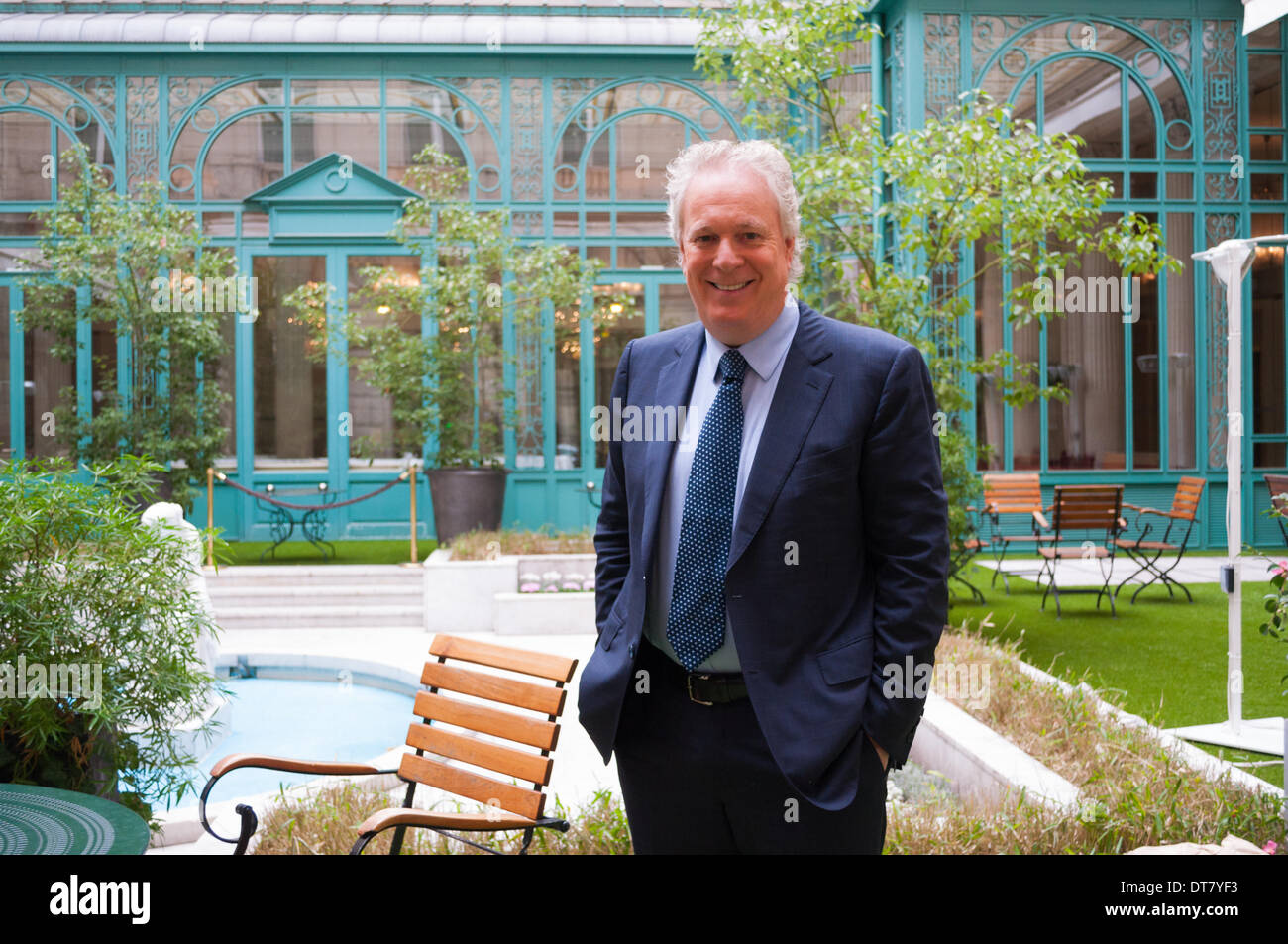 Paris, Frankreich. 11. Februar 2014. Ehemalige kanadische Prime Minister, Jean Charest, in Paris, Frankreich. Bildnachweis: Laurent Poinet/Alamy Live-Nachrichten Stockfoto