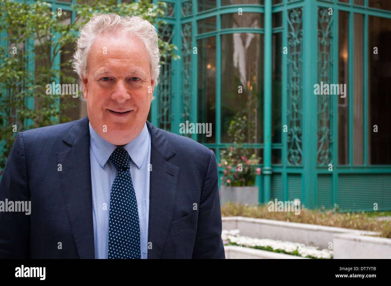 Paris, Frankreich. 11. Februar 2014. Ehemalige kanadische Prime Minister, Jean Charest, in Paris, Frankreich. Bildnachweis: Laurent Poinet/Alamy Live-Nachrichten Stockfoto