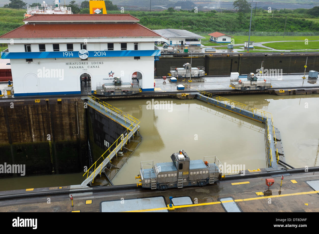 Die Miraflores-Schleusen des Panama-Kanals sind ein Wunder der Ingenieur, so dass riesige Schiffe übergeben vom Pazifik zum Atlantischen Ozean. Stockfoto