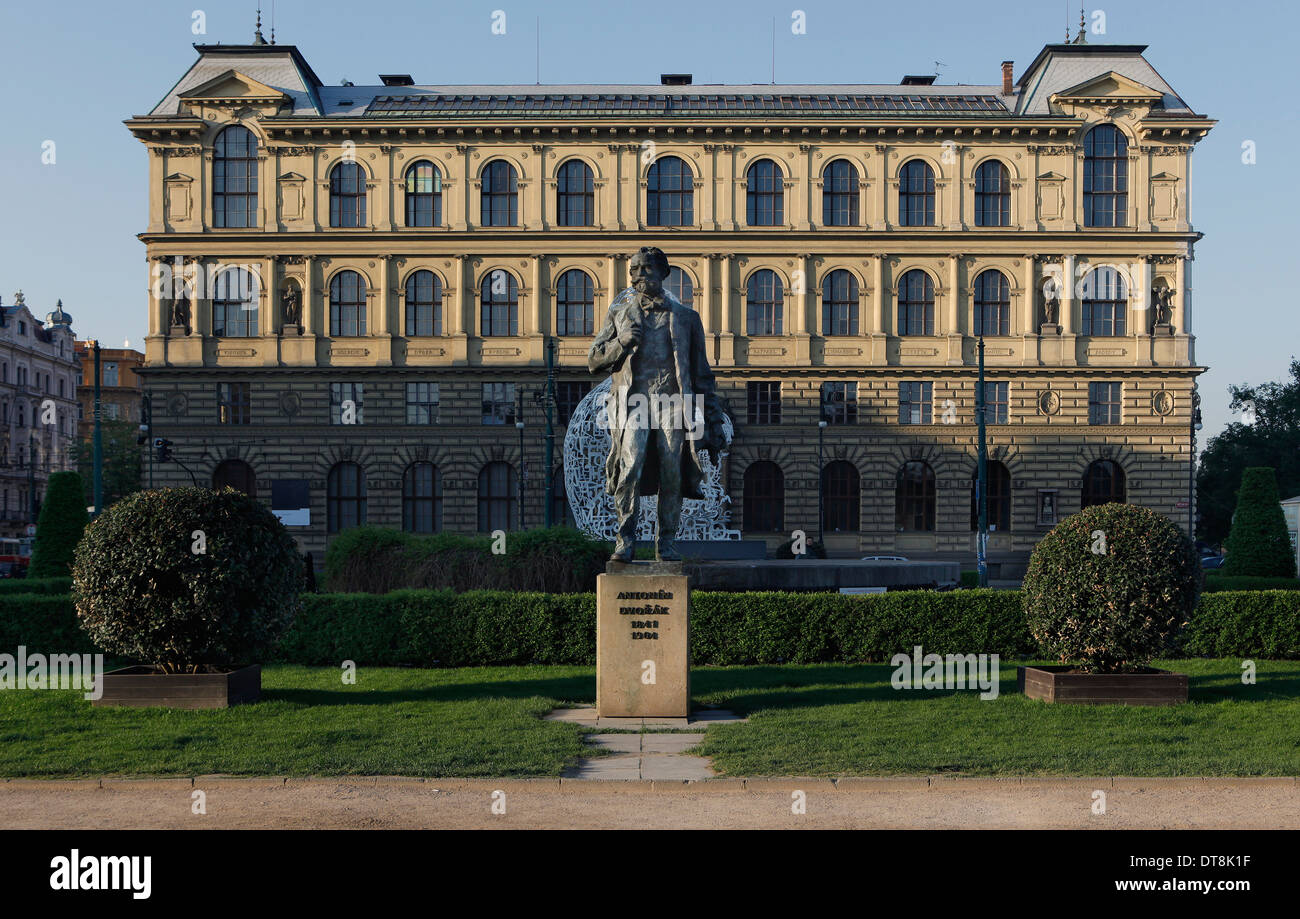 Prag, Antonin Dvorak, Statue, UMPRUM, Museum Stockfoto