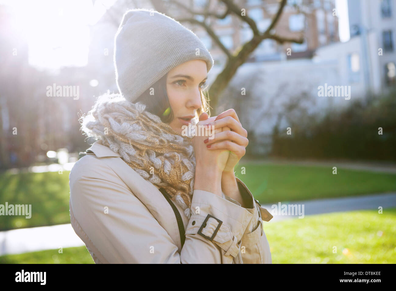 KÄLTE, FRAU Stockfoto