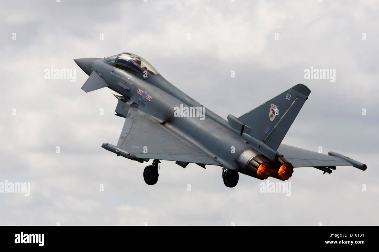 RAF Taifun Düsenjäger ausziehen mit Nachbrenner. Stockfoto