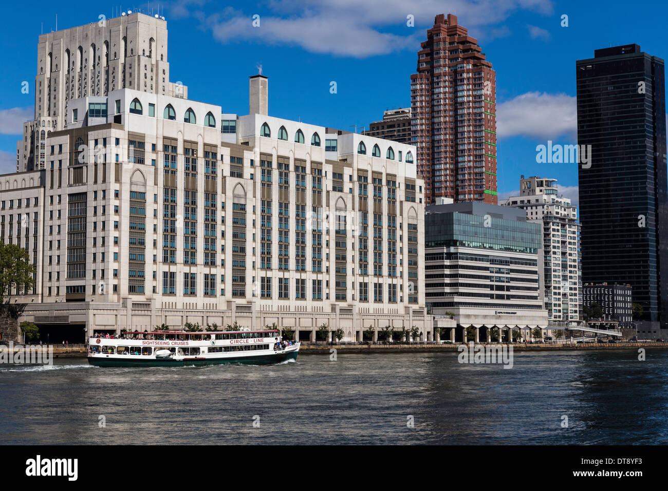 Skyline von Midtown Manhattan und auch in den East River, New York City, USA Stockfoto