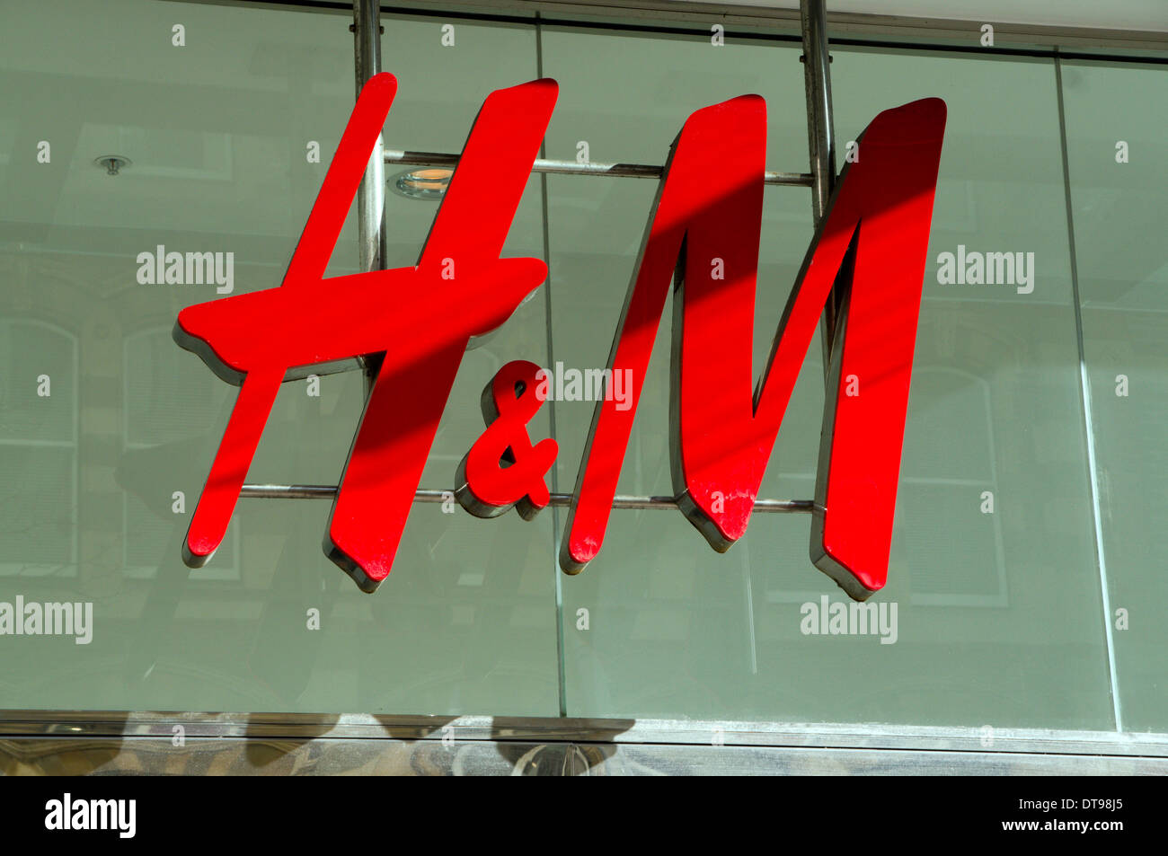 H & M Mode Shop, Cardiff, Wales. Stockfoto