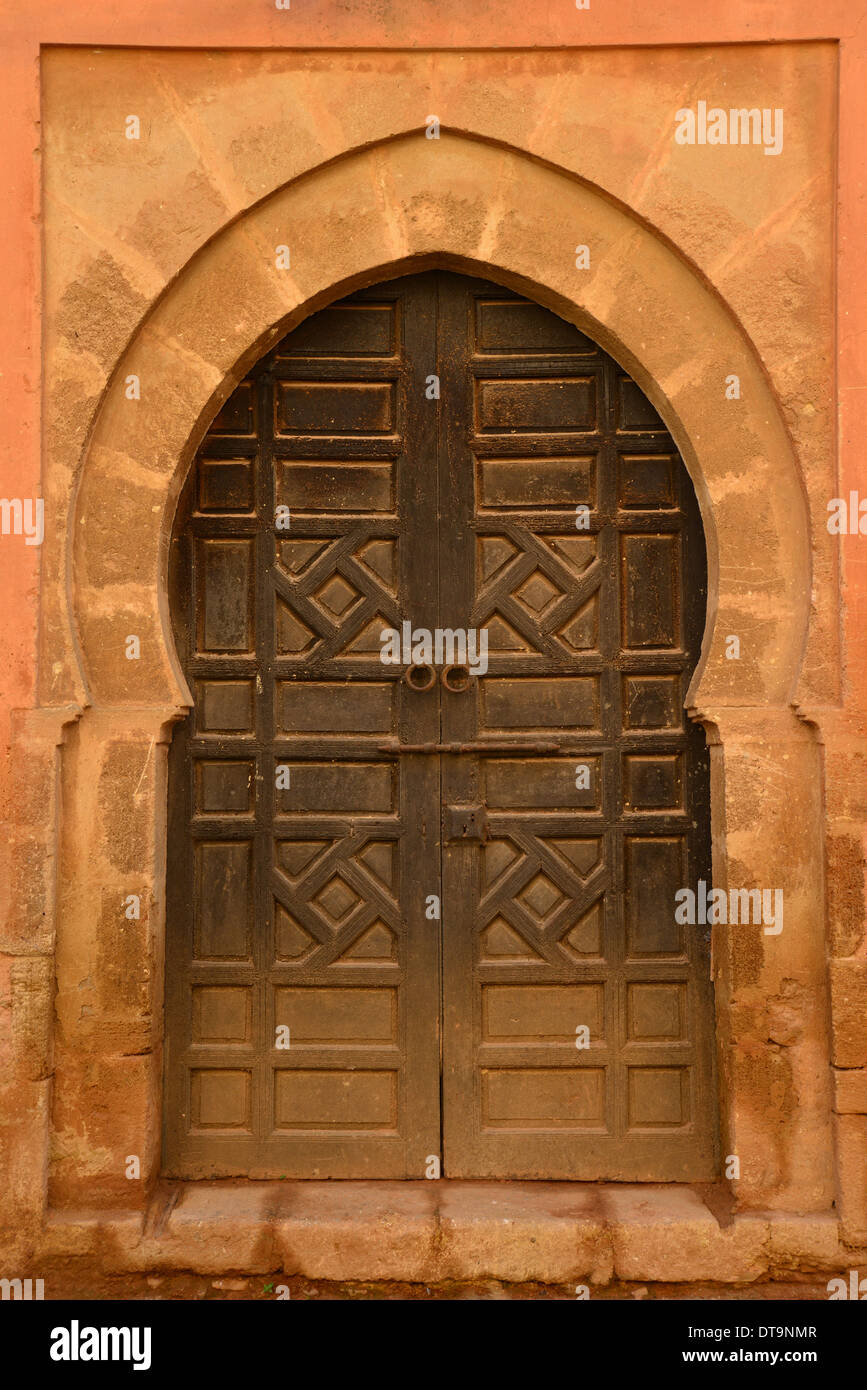 Reich verzierte Tür in der Kasbah von Udayas (Qasbah des Oudaya), Königreich von Marokko, Rabat, Rabat-Salé-Zemmour-Zaer Region Stockfoto