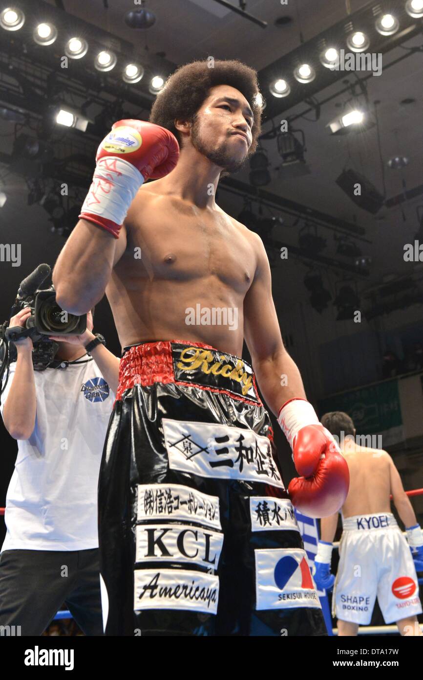 Tokio, Japan. 10. Februar 2014. Rikki Naito Boxen: Rikki Naito posiert, bevor die vakanten Japanese Federgewicht Titelkampf in der Korakuen Hall in Tokio, Japan super. © Hiroaki Yamaguchi/AFLO/Alamy Live-Nachrichten Stockfoto
