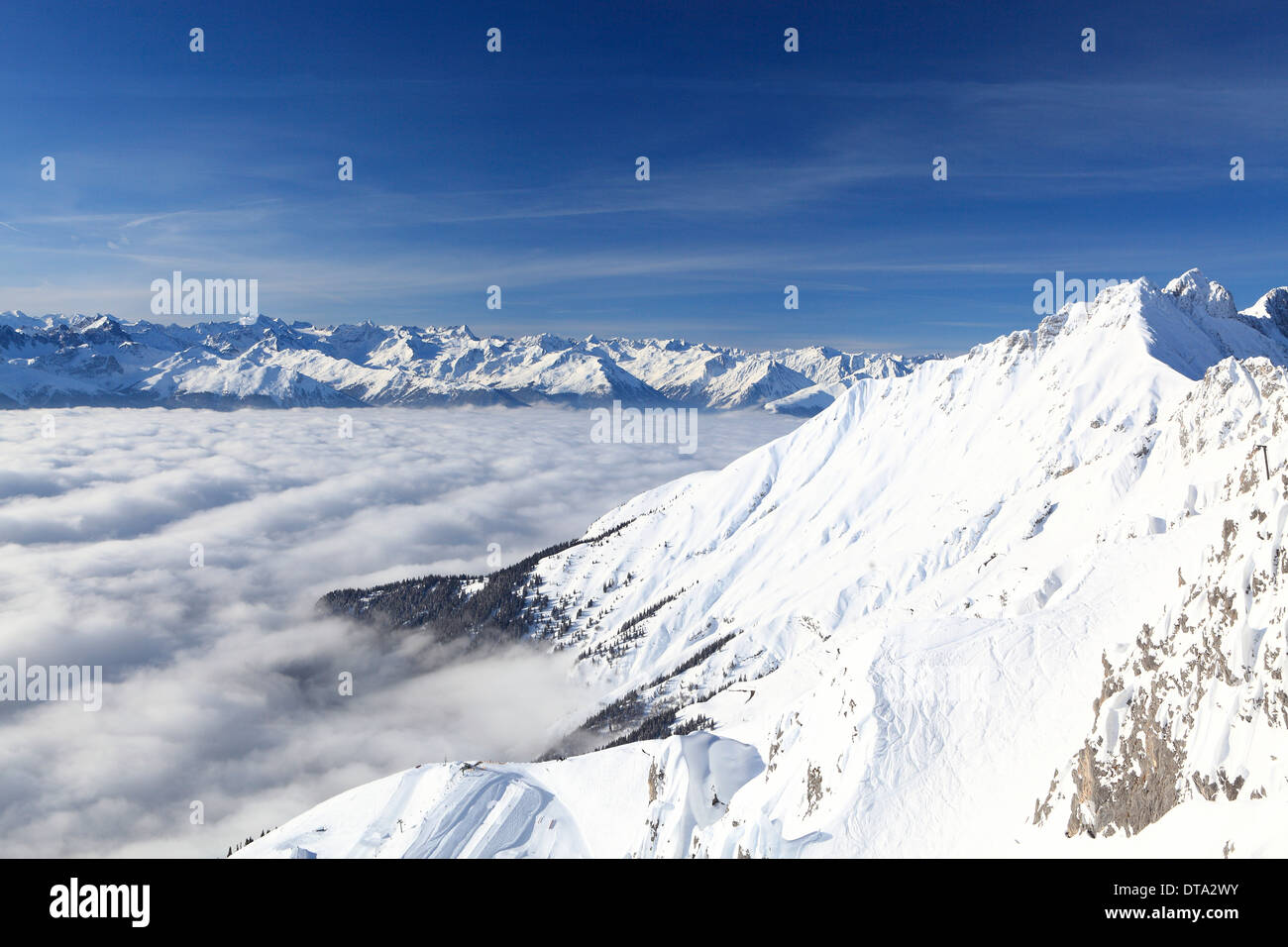 Hochnebel über dem Inntal, Innsbruck, Tirol, Österreich Stockfoto