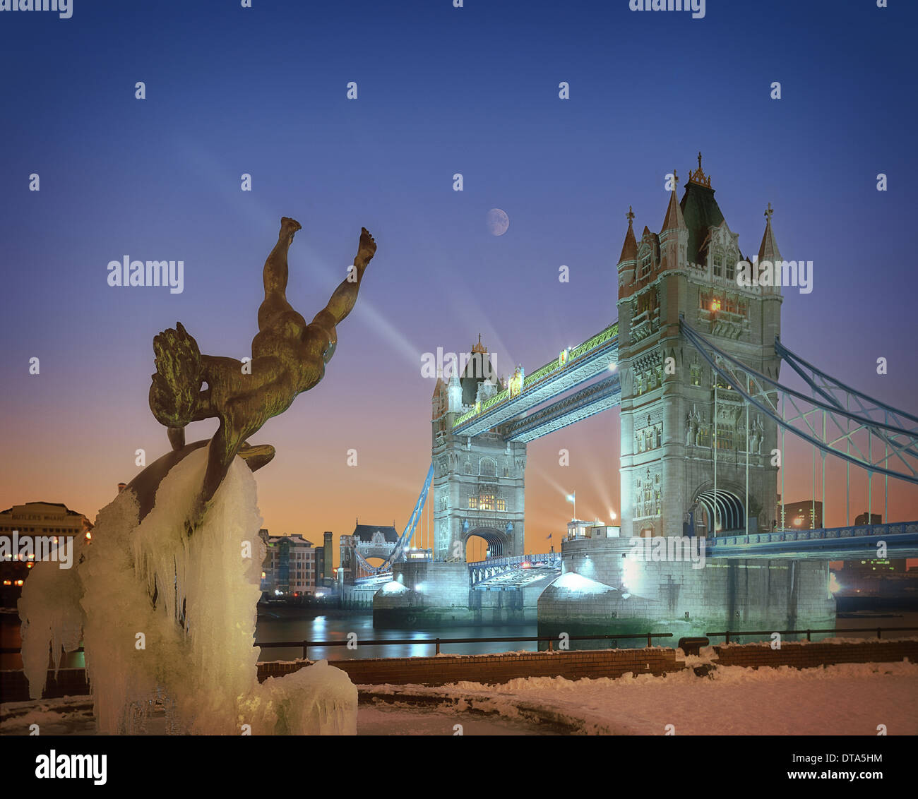 GB - LONDON: Winter an der Tower Bridge Stockfoto
